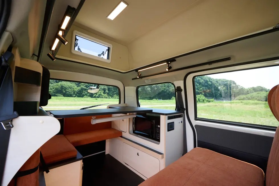 ベッドマットを活用した対座仕様